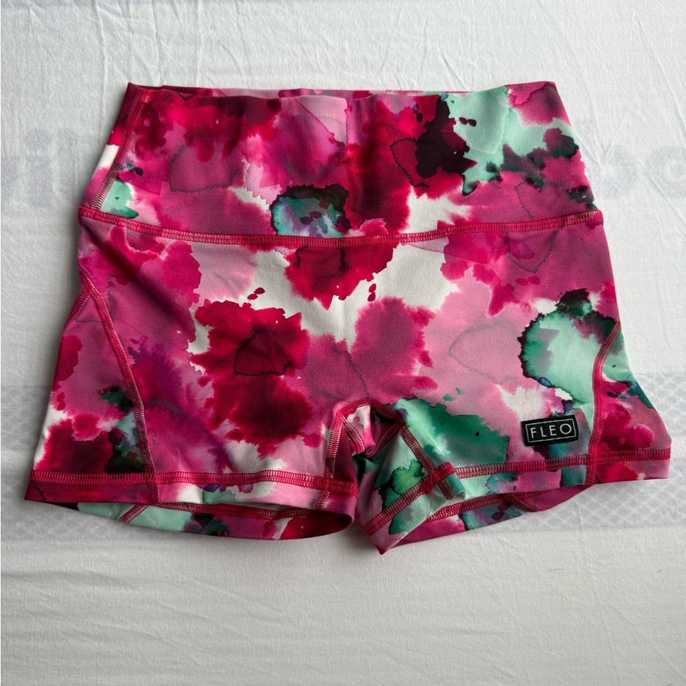 FLEO Women's Magenta Shorts